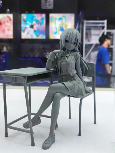 不时用俄语小声说真心话的邻桌艾莉同学 艾莉