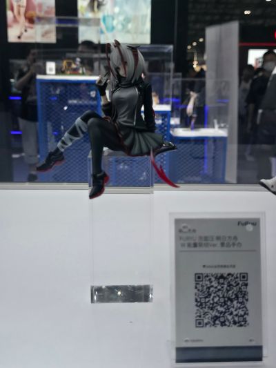 明日方舟 压泡面人偶—W·能量联结款—