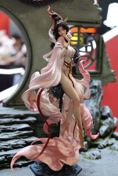 和平精英 圣域龙灵 瑞拉