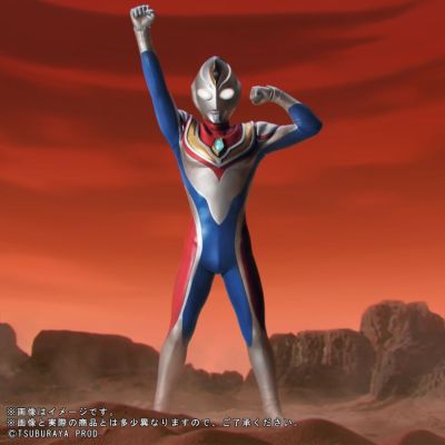 大怪兽系列 奥特新生代 戴拿奥特曼（闪亮型） 登场姿势