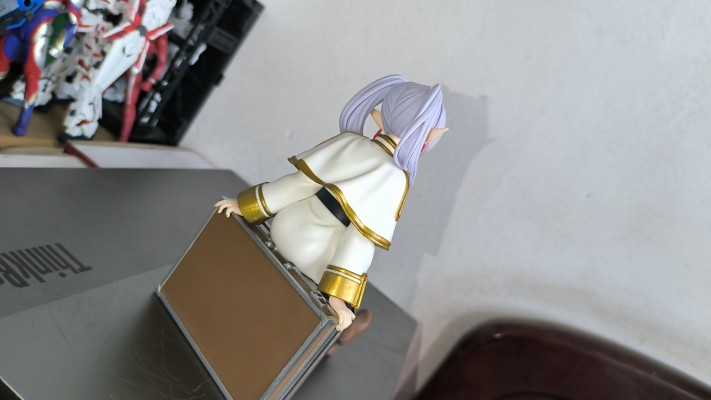 Desktop Cute 葬送的芙莉莲 芙莉莲~行李箱~