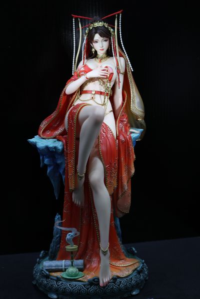 《炽须尾》1/4比例雕像 黑衣版