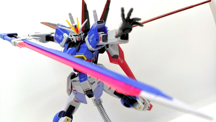 HGCE 1/144 威力型脉冲高达