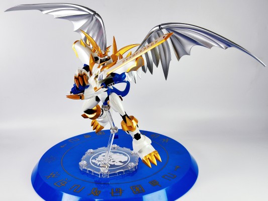 S.H.Figuarts 帝皇龙甲兽（圣骑士形态）