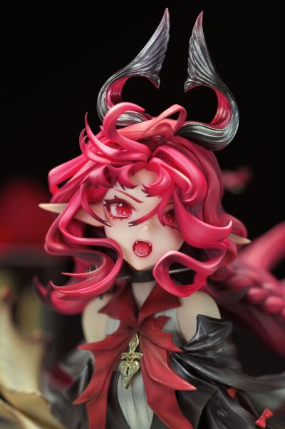 明日方舟 妮芙 于历史中怒号