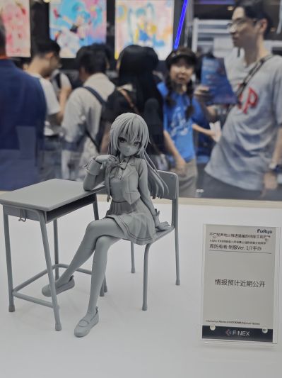 不时用俄语小声说真心话的邻桌艾莉同学 周防有希