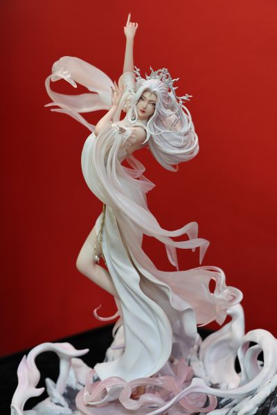 和平精英 圣域龙灵 瑞拉