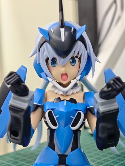 机甲少女 大比例 短剑