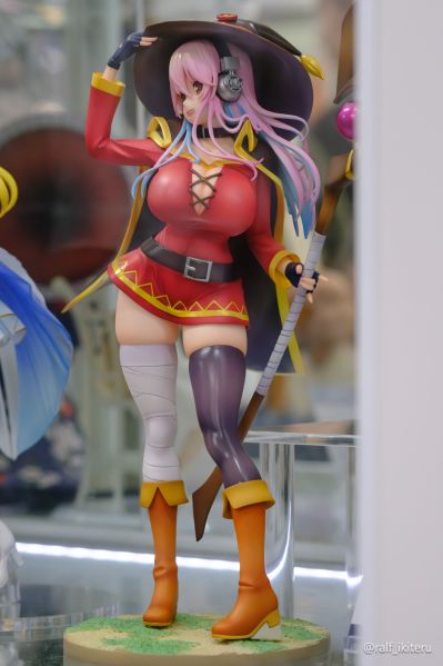 超级索尼子 惠惠服装