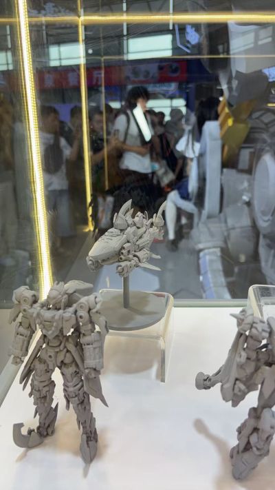 异兽战甲 骨剑鲨