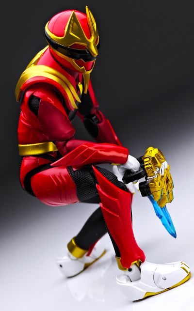 S.H.Figuarts 豪兽狼（首发专属战队指环配套版）