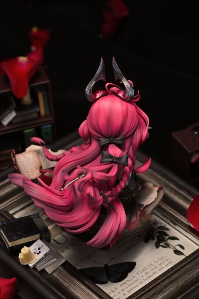 明日方舟 妮芙 于历史中怒号