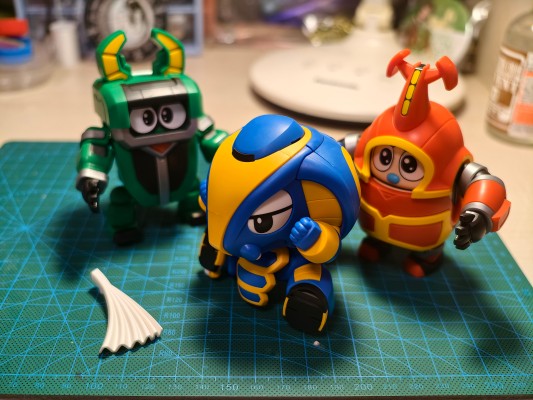 QOSMOS 铁甲小宝系列 第三弹：蟑螂恶霸+蝎子莱莱