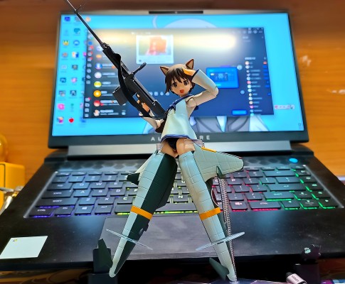 figma #275 剧场版 强袭魔女 宫藤芳佳 震电ver. 