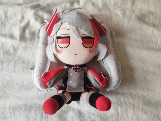 碧蓝航线 毛绒玩偶系列 萨沃伊亲王 毛绒绒萨沃伊亲王。