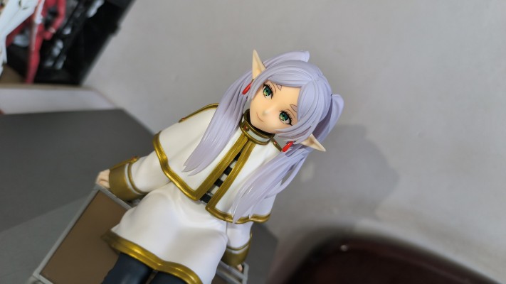 Desktop Cute 葬送的芙莉莲 芙莉莲~行李箱~