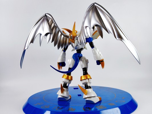 S.H.Figuarts 帝皇龙甲兽（圣骑士形态）