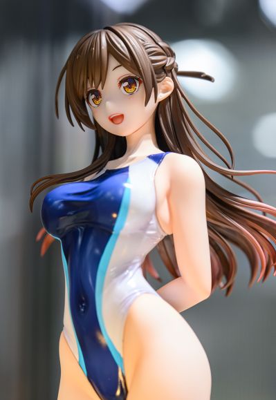 租借女友 水原千鹤 水色线条竞技泳装