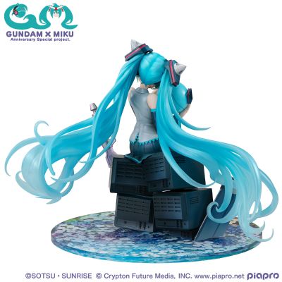Lucrea 高达45周年×初音未来 初音未来×高达00