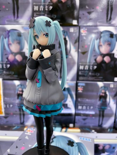 世界计划：毁灭的世界与无法歌唱的初音未来 Luminasta “闭窗世界的初音未来”