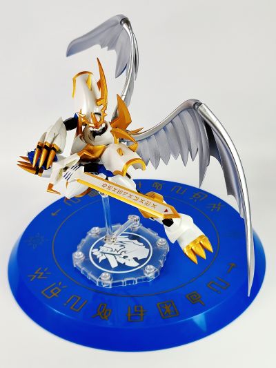 S.H.Figuarts 帝皇龙甲兽（圣骑士形态）
