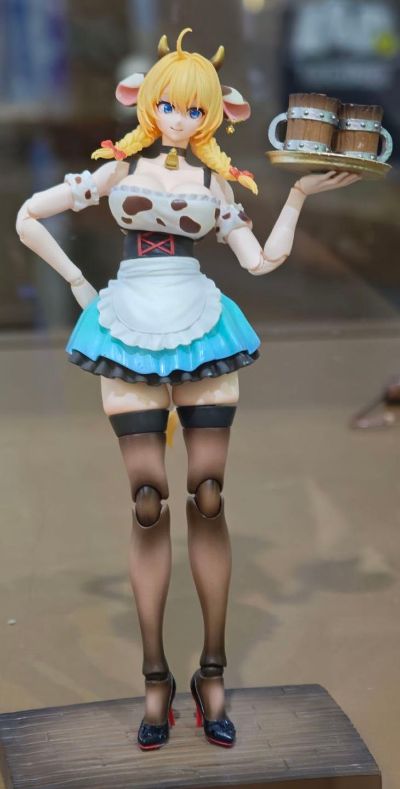 ERA-003 黛西·托瑞斯 啤酒女郎样式