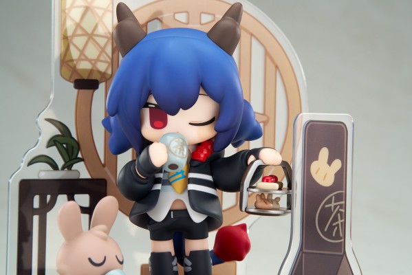 来份甜点Q版系列 明日方舟 陈