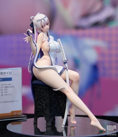 外表朴素但内衣花哨女生