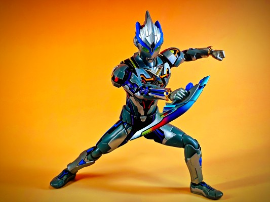 传奇版奥特名鉴 艾克斯奥特曼超越型 贝塔闪光装甲