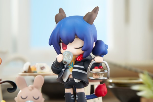 来份甜点Q版系列 明日方舟 陈