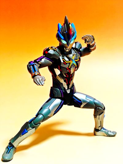 传奇版奥特名鉴 艾克斯奥特曼超越型 贝塔闪光装甲