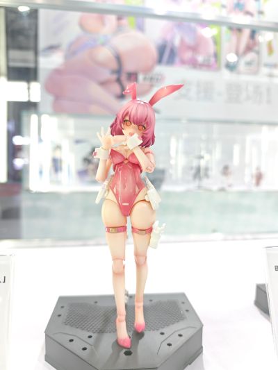 「兔子快速反应小队」——盾牌手 • 爱莲娜ERENA 异色版