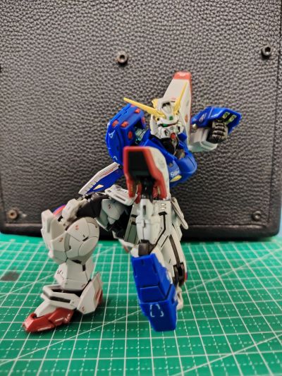 RG 1/144 闪光高达