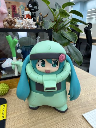 高达45周年×初音未来 扎古谷努咪 [初音未来版]