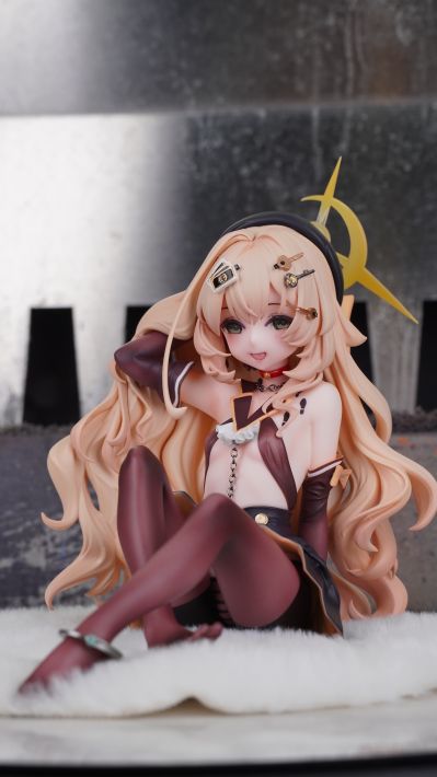 蔚蓝档案 笑面教授