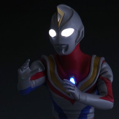 大怪兽系列 奥特新生代 戴拿奥特曼（闪亮型）