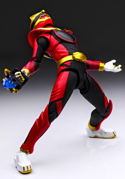 S.H.Figuarts 豪兽狼（首发专属战队指环配套版）