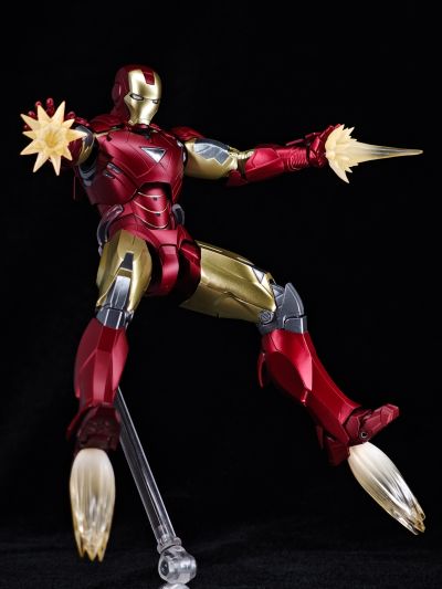 S.H.Figuarts 钢铁侠 Mk6 -《BATTLE DAMAGE》 EDITION-（复仇者联盟）