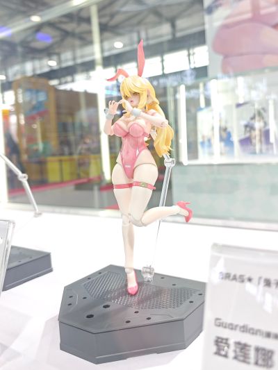 「兔子快速反应小队」——盾牌手 • 爱莲娜ERENA 异色版