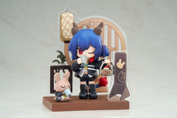 来份甜点Q版系列 明日方舟 陈