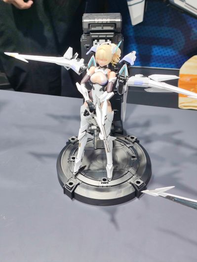 解限机 UBP-R02T 矛隼 衍生拼装机娘