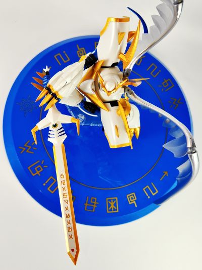 S.H.Figuarts 帝皇龙甲兽（圣骑士形态）