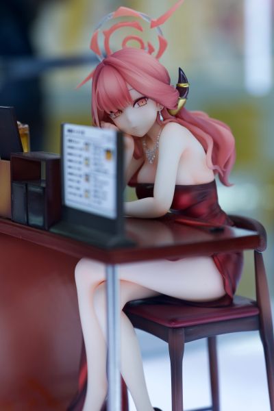 蔚蓝档案 陆八魔爱露（礼服）纪念大厅版