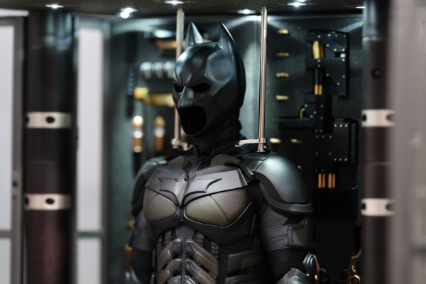 MMS750 蝙蝠侠：黑暗骑士 蝙蝠侠装甲库连布鲁斯·韦恩2.0