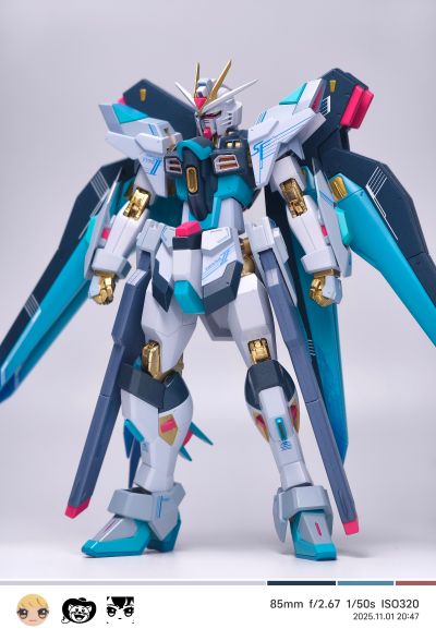 METAL ROBOT魂＜机动战士系列＞强袭自由高达二式 ［初音未来版］