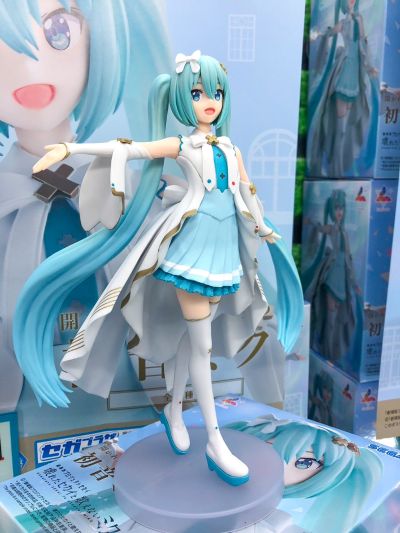 世界计划：毁灭的世界与无法歌唱的初音未来 Luminasta “开窗世界的初音未来”