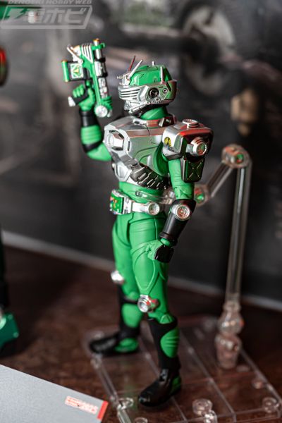 S.H.Figuarts (真骨雕制法) 假面骑士兵牛