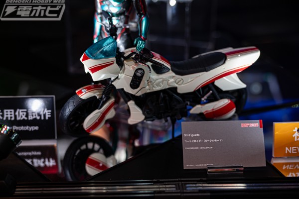 S.H.Figuarts 暗码零蚀者（载具模式）