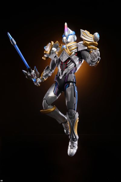 传奇版奥特名鉴 艾克斯奥特曼超越型 贝塔闪光装甲