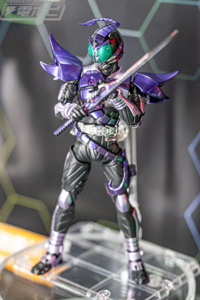 S.H.Figuarts（真骨雕制法） 假面骑士剑蝎 骑士形态